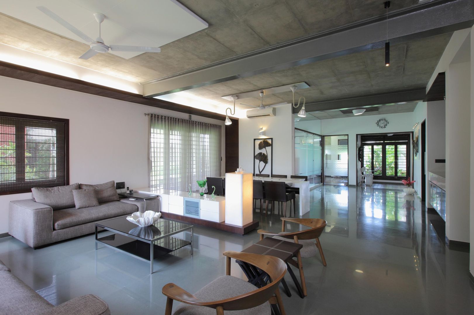 Dual house images, Vipul Patel Architects Vipul Patel Architects Salones de estilo moderno