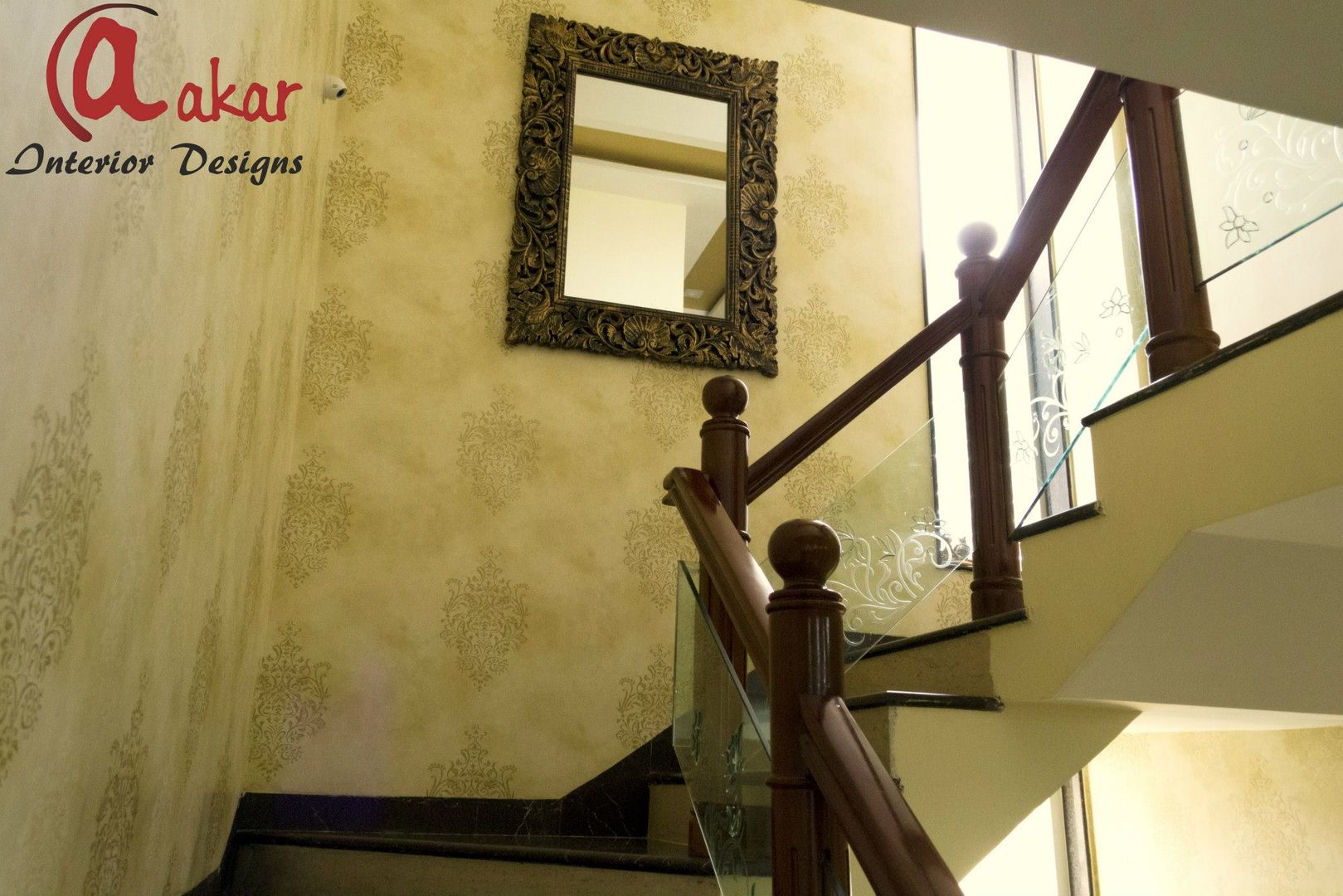 Mr. Chandak's Duplex Apartment, ES Designs ES Designs Modern Corridor, Hallway and Staircase