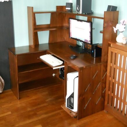 homify Modern study/office Solid Wood Brown Desks