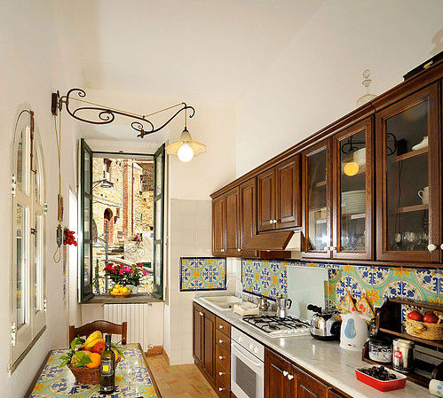 RESIDENZA DI CHARME, Arch. FLAVIA SCANZANI Arch. FLAVIA SCANZANI Mediterranean style kitchen
