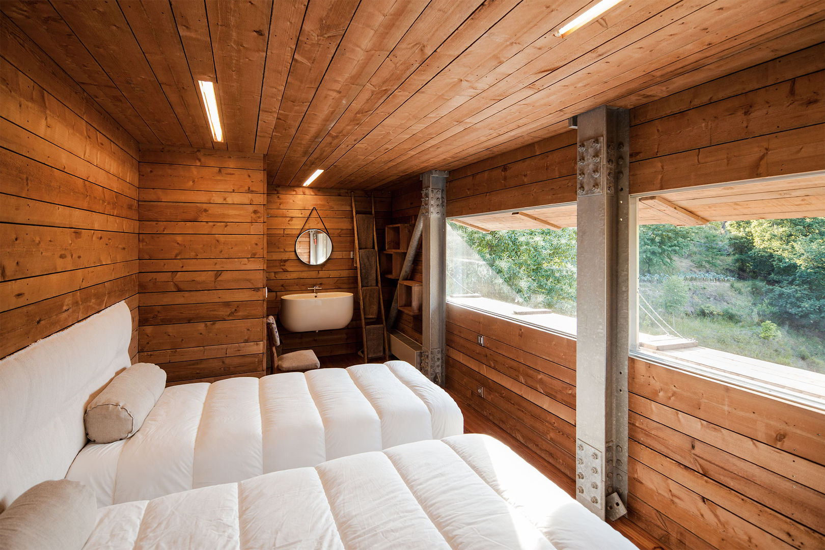 Casa do Gerês, Carvalho Araújo Carvalho Araújo Modern style bedroom Wood Wood effect