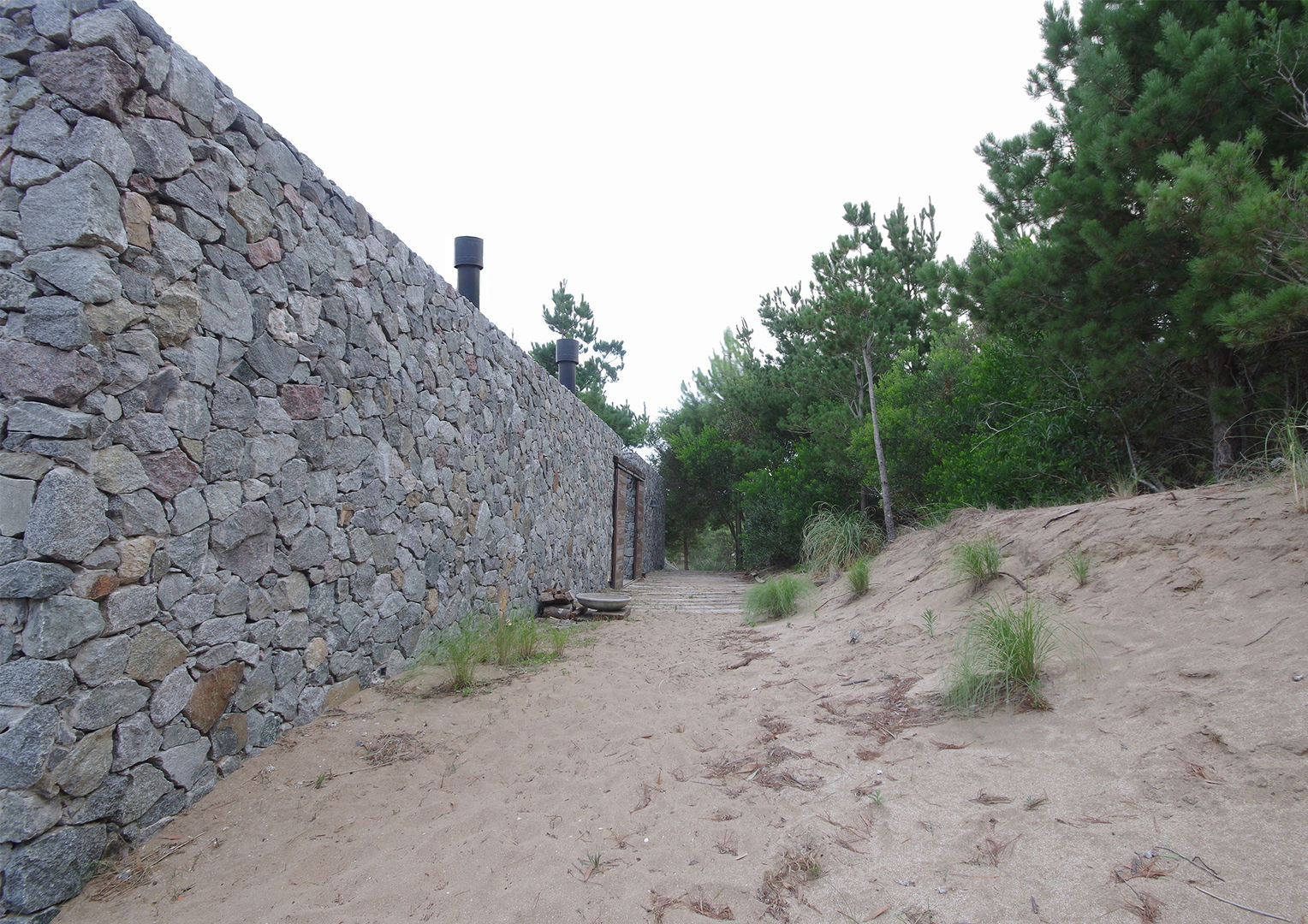 Casas de Playa - El Patio -, LUCAS MC LEAN ARQUITECTO LUCAS MC LEAN ARQUITECTO Moderner Garten