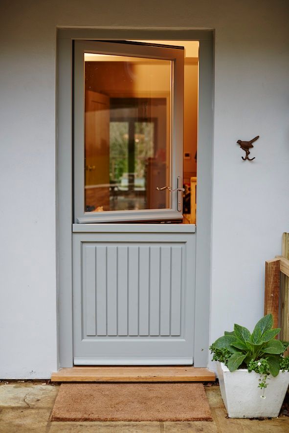 Half glazed stable door The Wood Window Alliance モダンな 窓&ドア