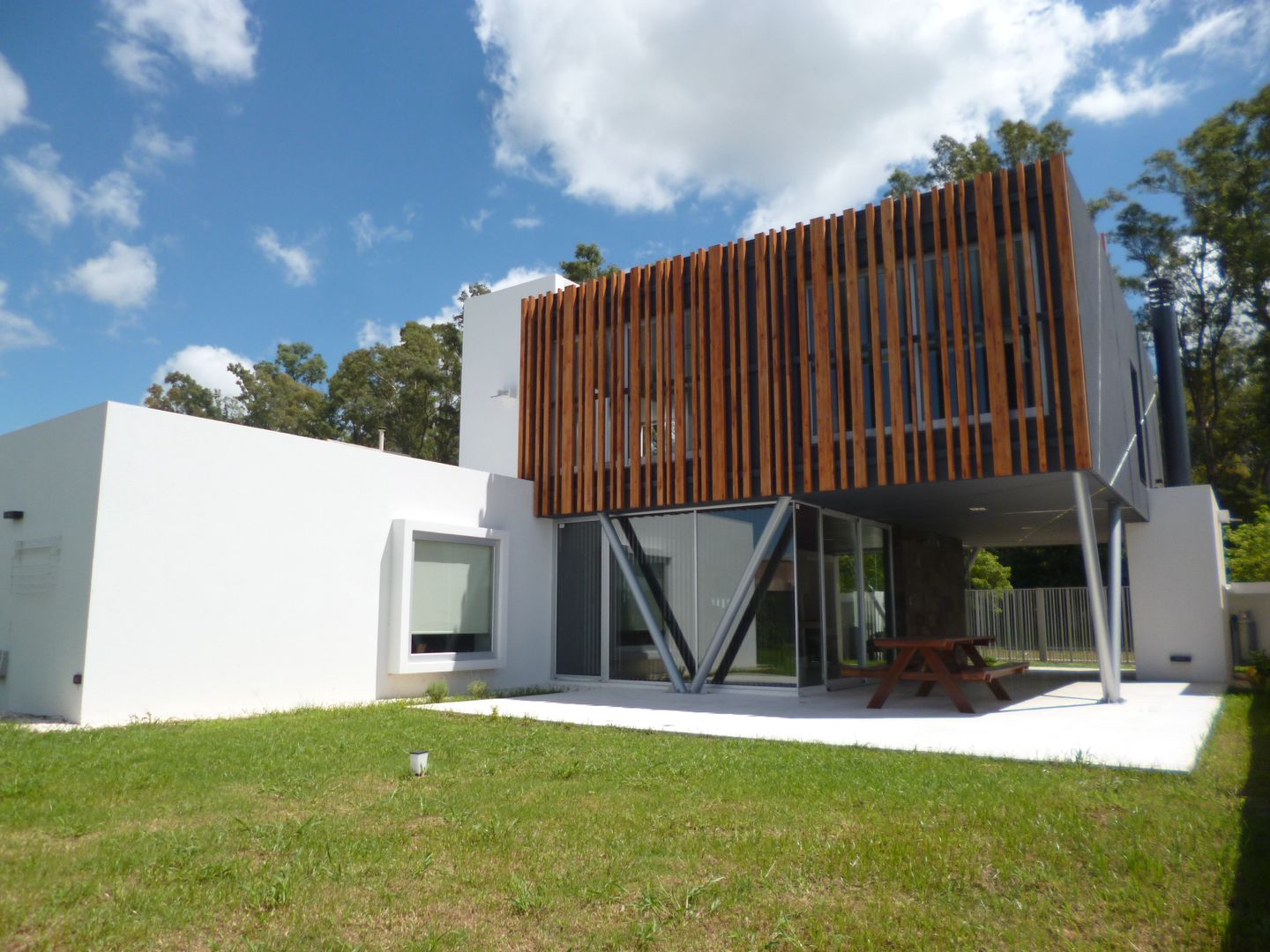 Casa del Bosque, Mauricio Morra Arquitectos Mauricio Morra Arquitectos Modern houses