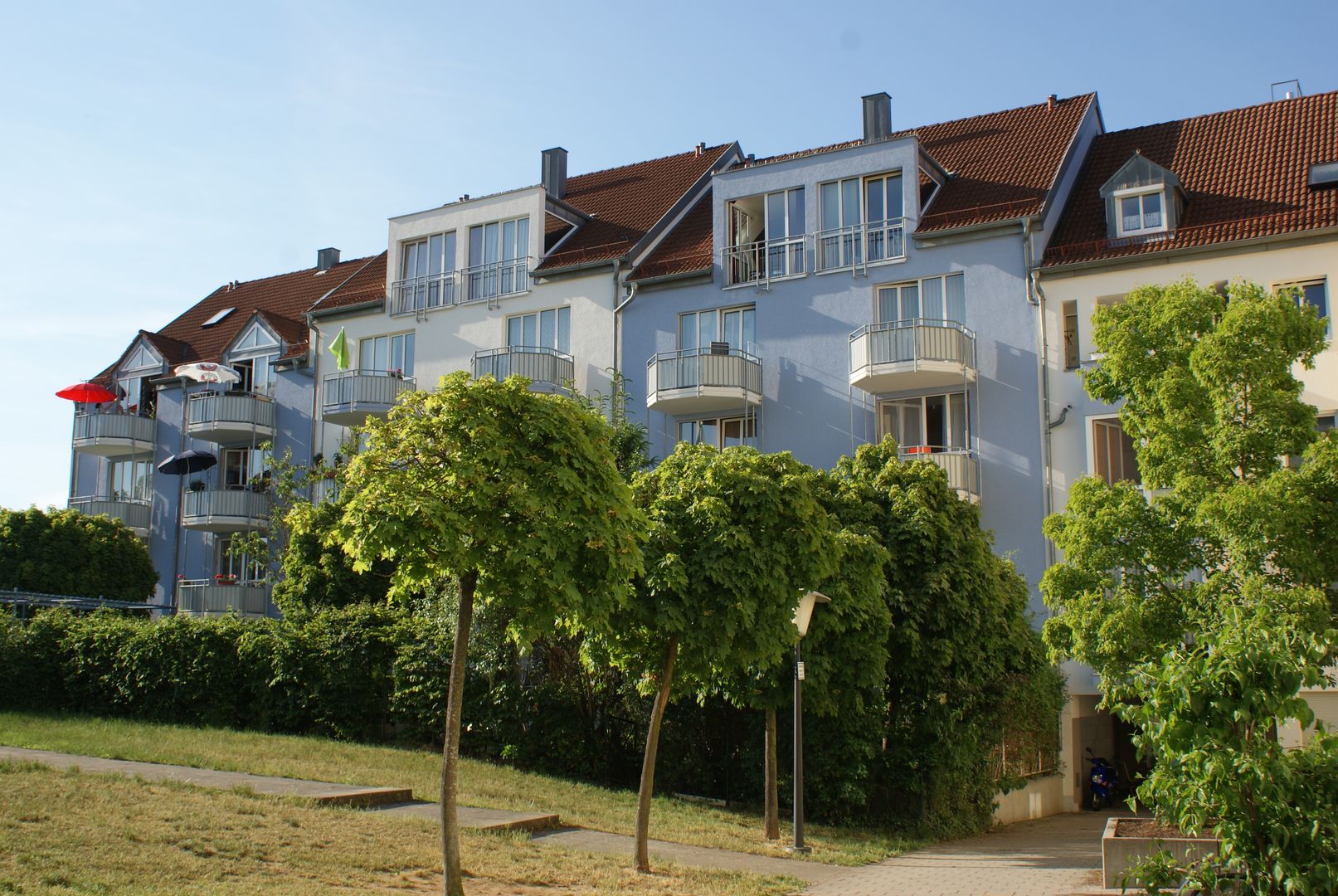 Fassadensanierung Regensburg , farben schiller farben schiller Rumah Modern