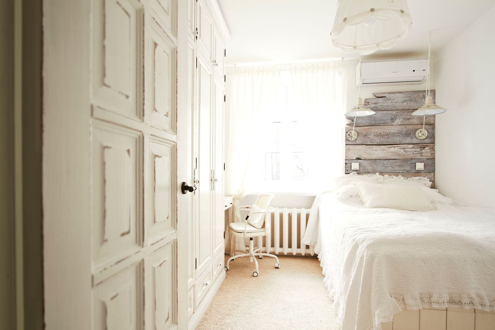 homify Chambre scandinave Bois Effet bois