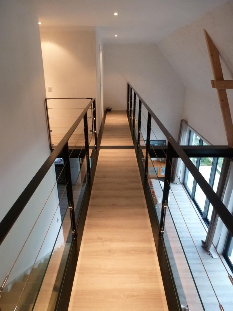 Maison ITE BBC Sarzeau, HERVE COUEDEL HERVE COUEDEL Nowoczesny korytarz, przedpokój i schody