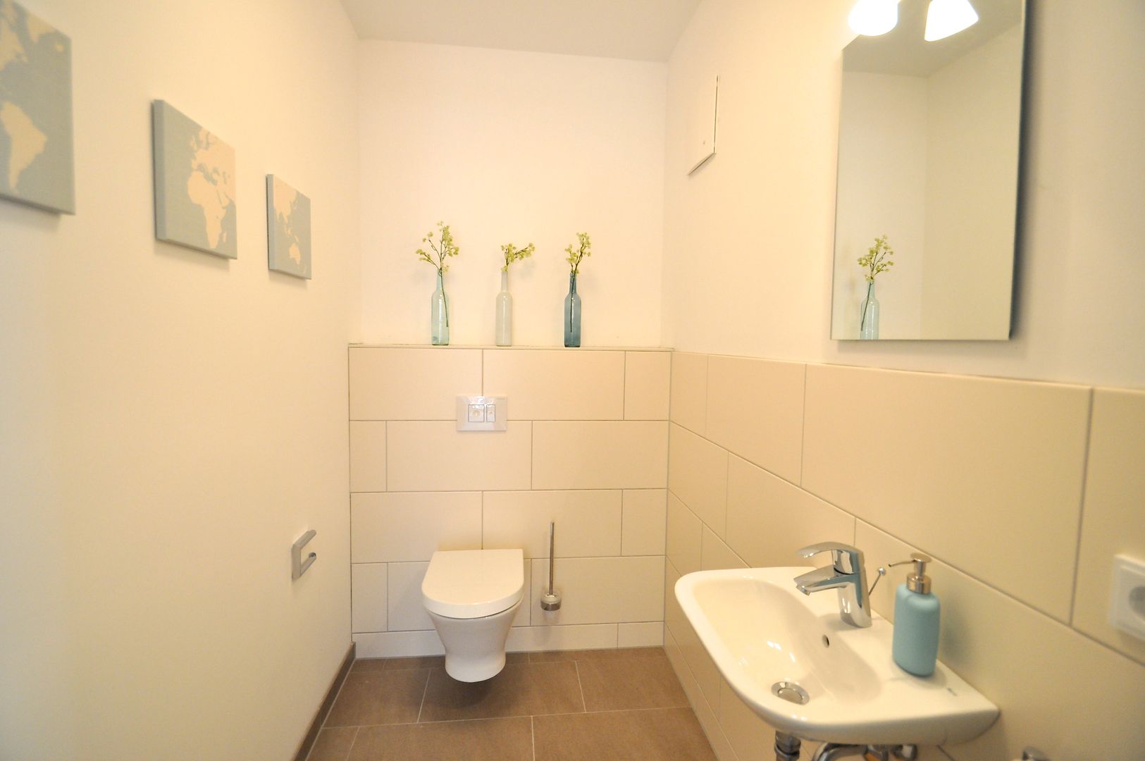 kleine Musterwohnung in türkis/orange, K. A. K. A. Kırsal Banyo