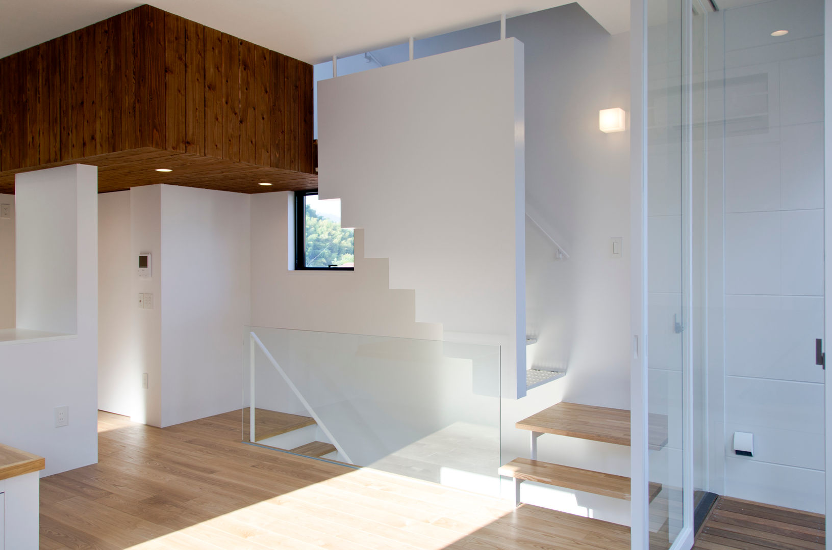 atami house, 씨즈 아틀리에 씨즈 아틀리에 Moderne woonkamers