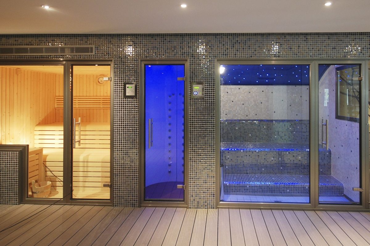 Duchas prefabricadas | Prefabricated showers INBECA Wellness Equipment Baños de estilo moderno Bañeras y duchas