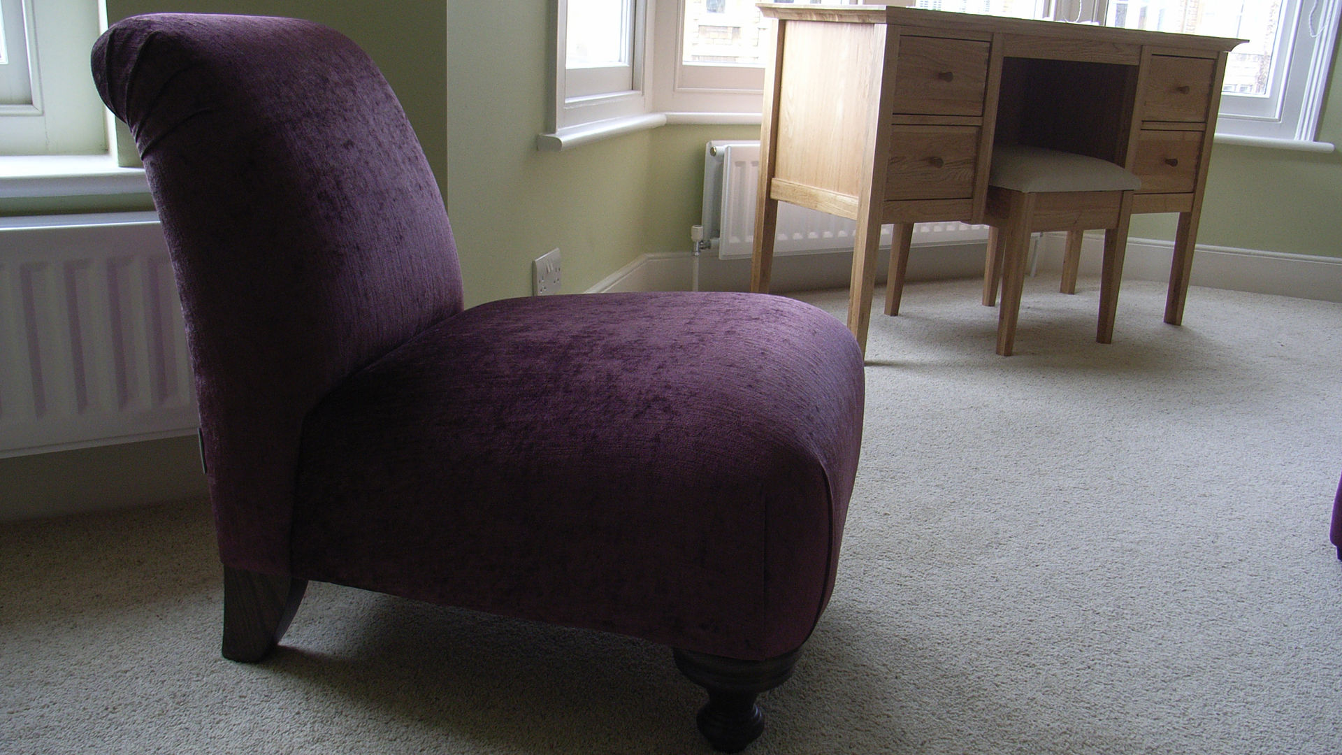bedroom chair Style Within Quartos clássicos purple bedroom chair,bedroom seating,bedroom carpet