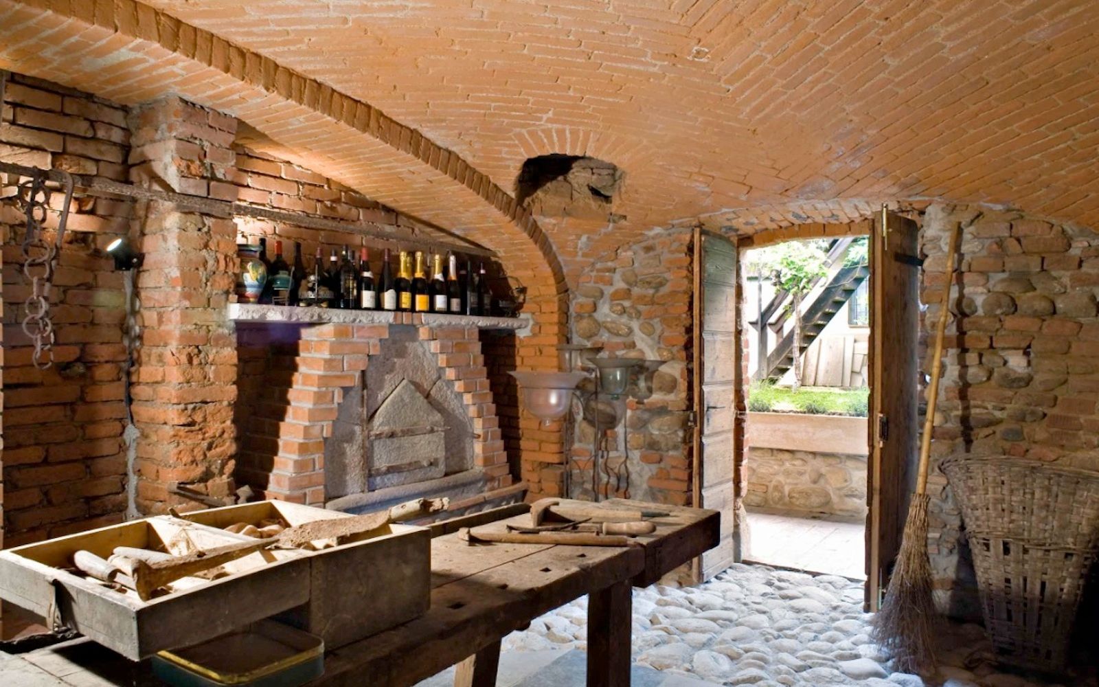 Ex fienile recuperato, Fabio Carria Fabio Carria Wine cellar