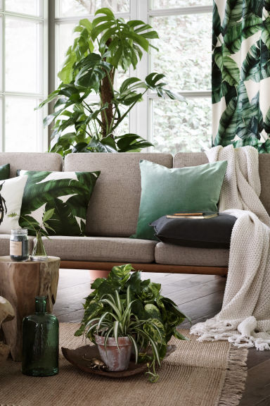 Il fascino della casa Jungle, esperanto INTERIORS esperanto INTERIORS Koloniale woonkamers Hout Hout