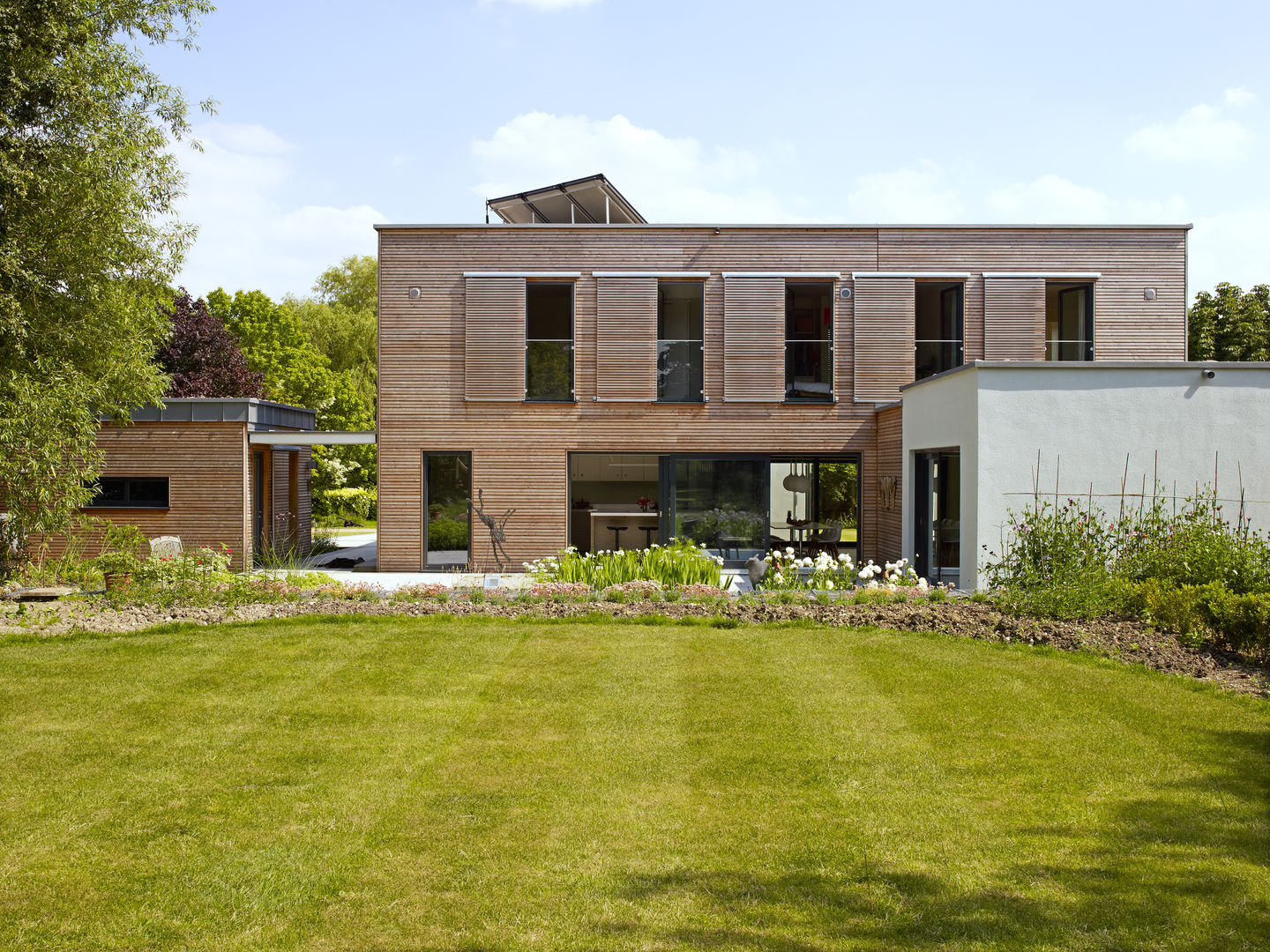 Exteriors Baufritz (UK) Ltd. Casas modernas