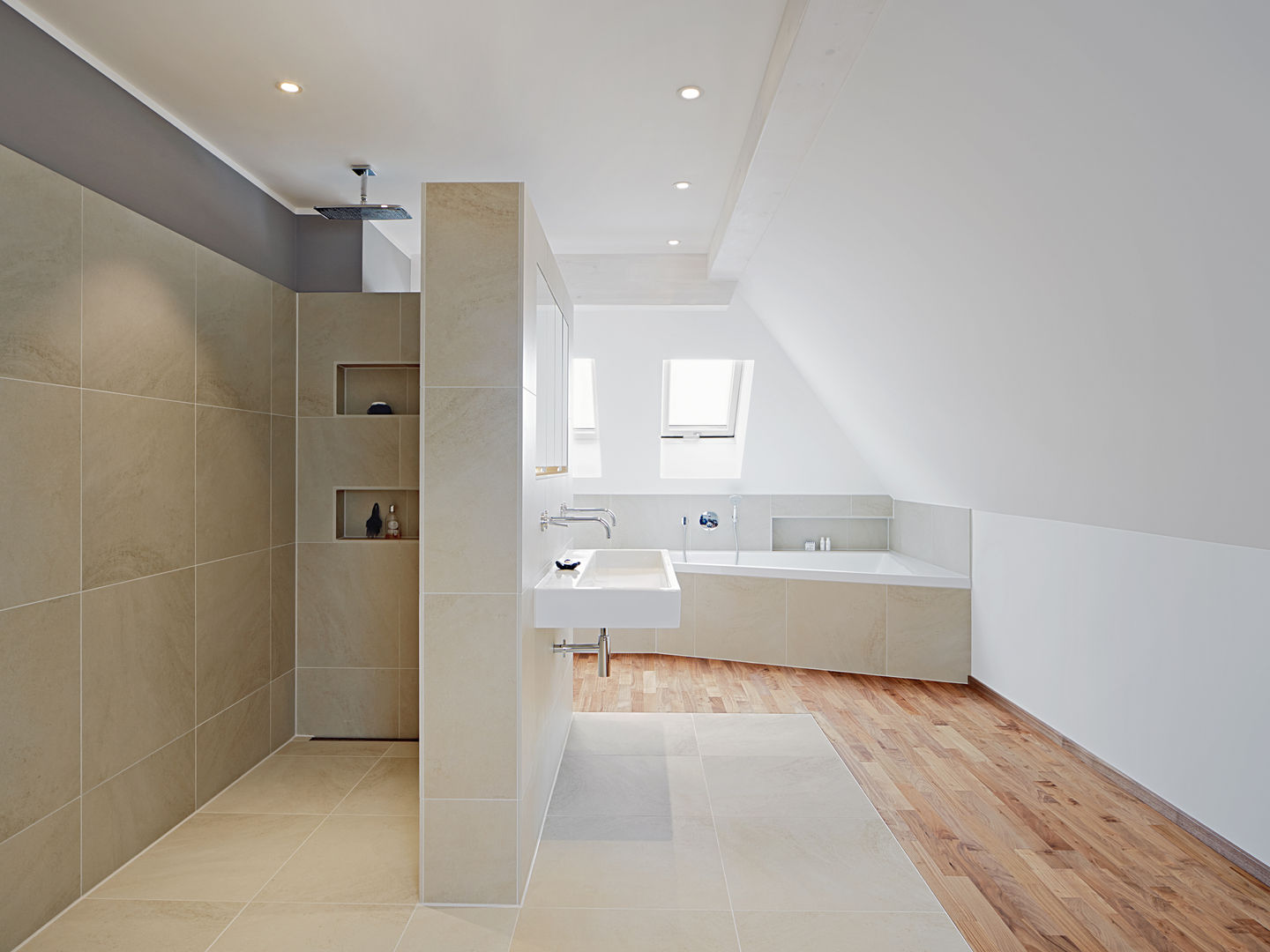 Bathroom Baufritz (UK) Ltd. Salle de bain moderne