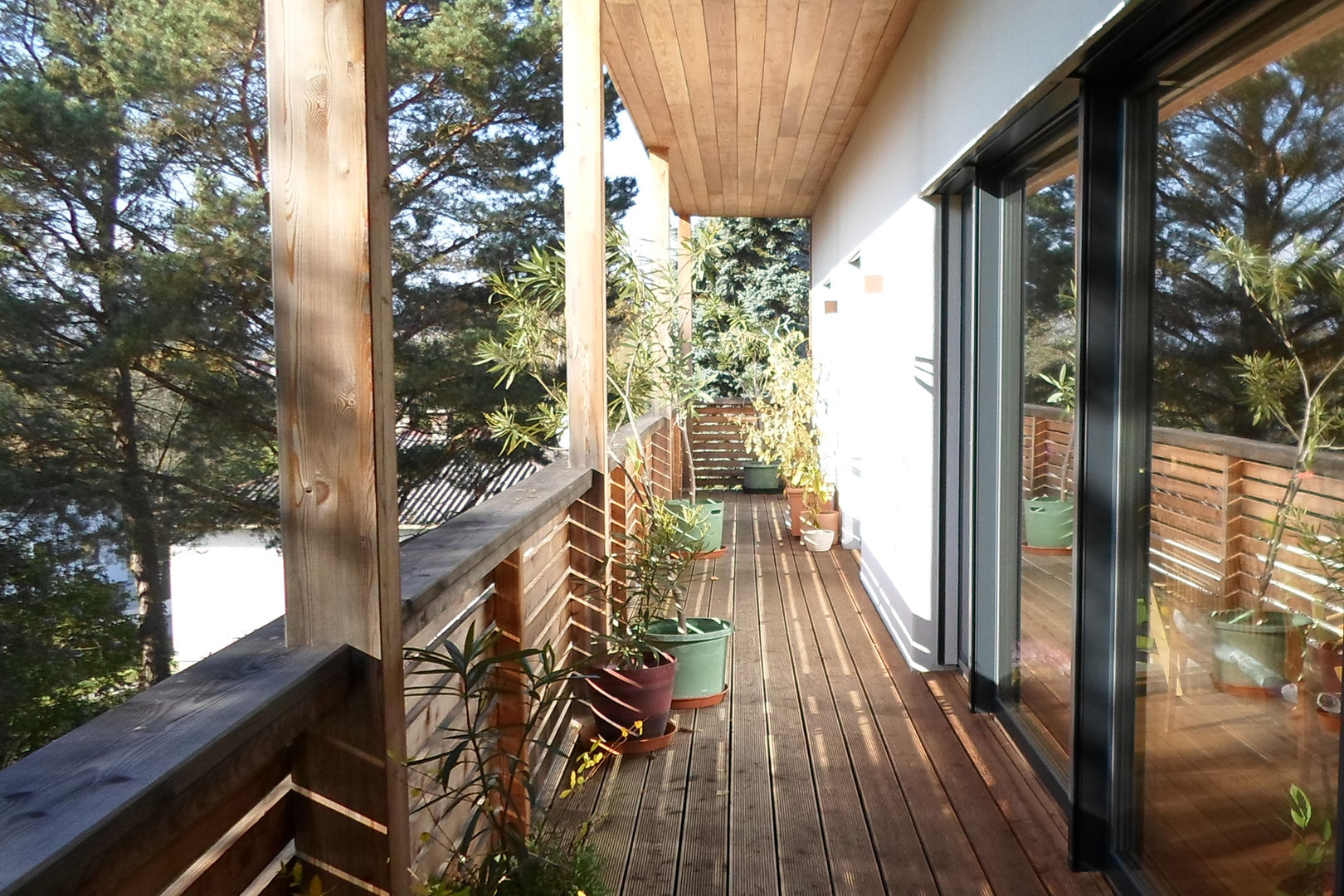 Einfamilienhaus am Hang, Architekt Stefan Toifl Architekt Stefan Toifl Balcone, Veranda & Terrazza in stile moderno