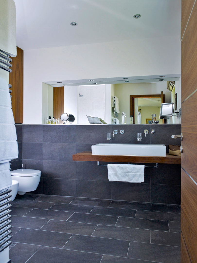 Bathroom Baufritz (UK) Ltd. Modern style bathrooms