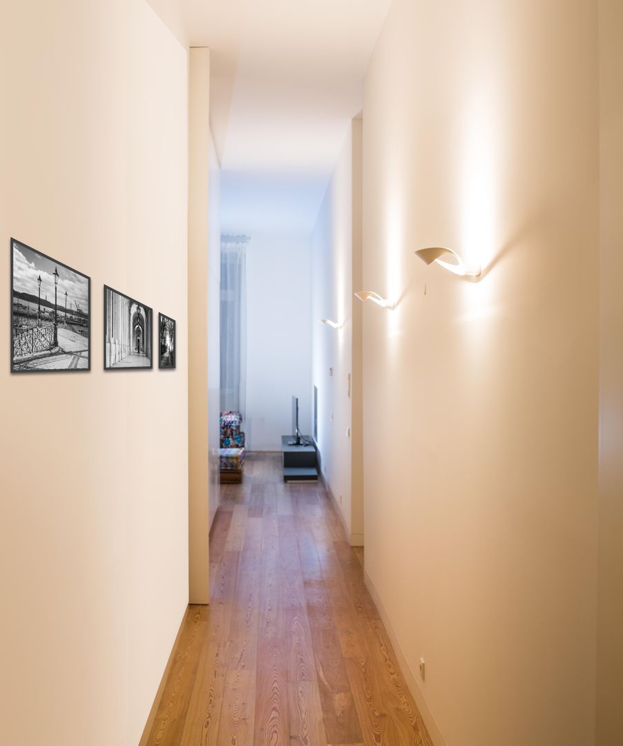 Um apartamento moderno - retro, Architect Your Home Architect Your Home Modern Corridor, Hallway and Staircase