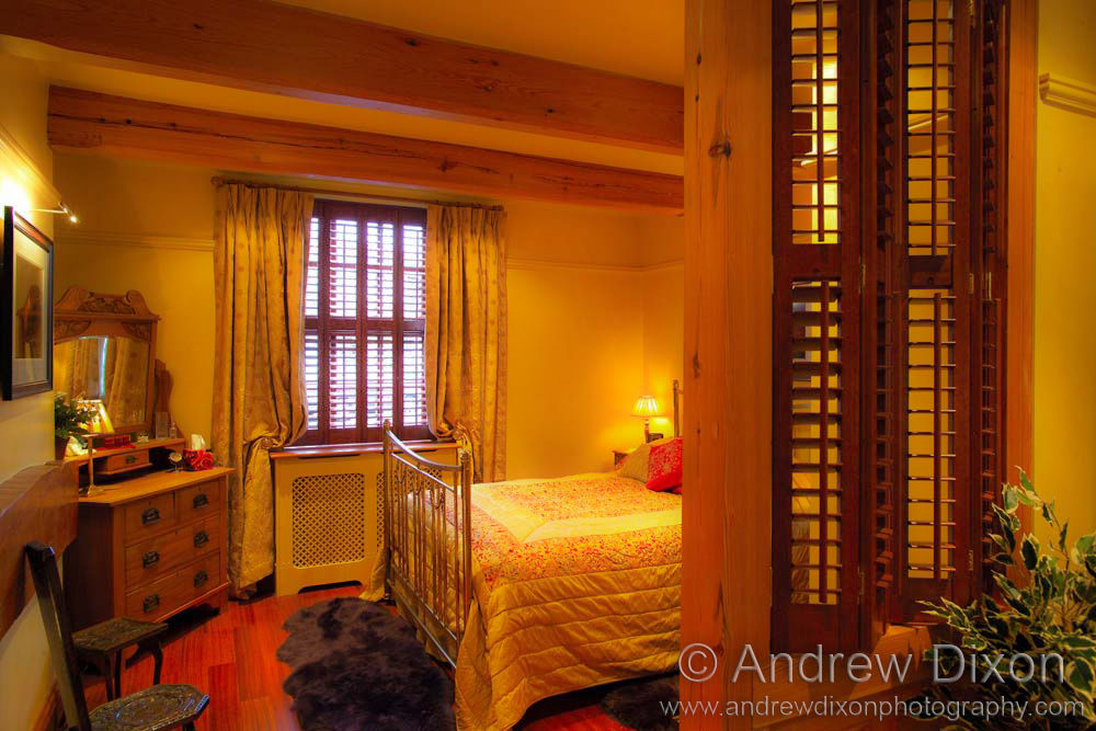 Shutters, Andrew Dixon Photography Andrew Dixon Photography Rustikale Schlafzimmer