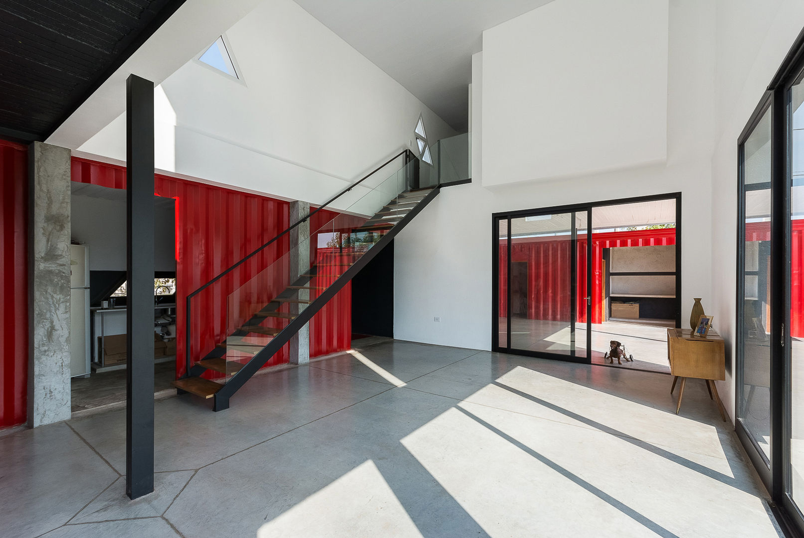 Casa Container, estudioscharq estudioscharq Вітальня