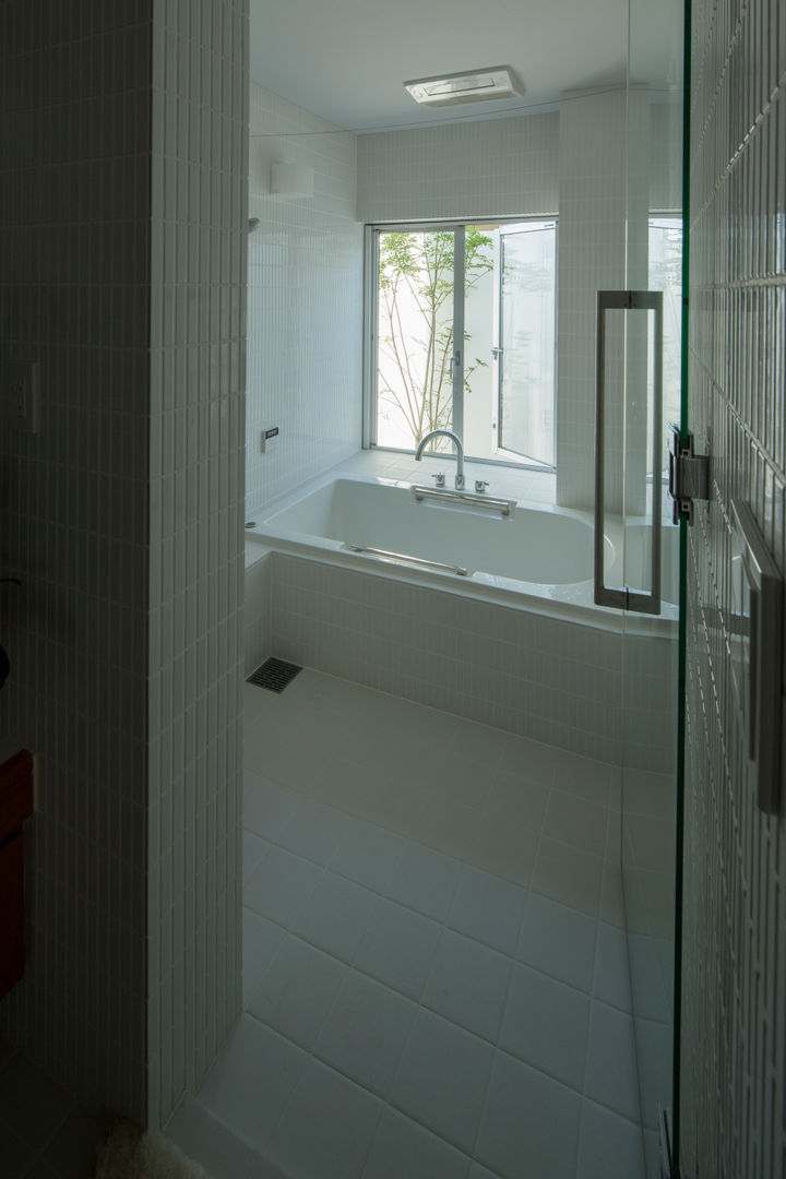 私の家, TRANSTYLE architects TRANSTYLE architects Modern bathroom