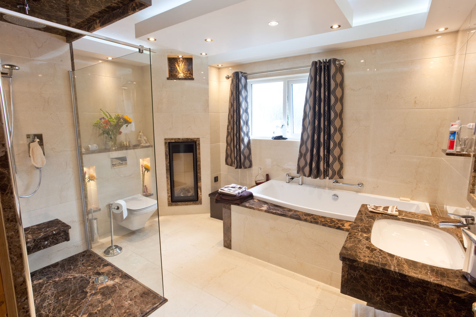 Luxury Marble Bathroom, Banbridge Bathroom Centre Banbridge Bathroom Centre Casas de banho clássicas