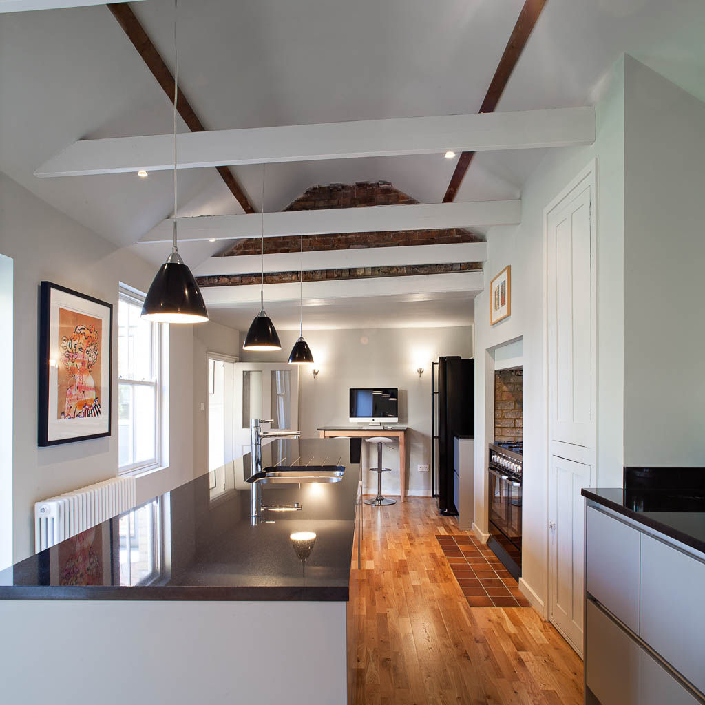 Cambridgeshire House APE Architecture & Design Ltd. Country style kitchen