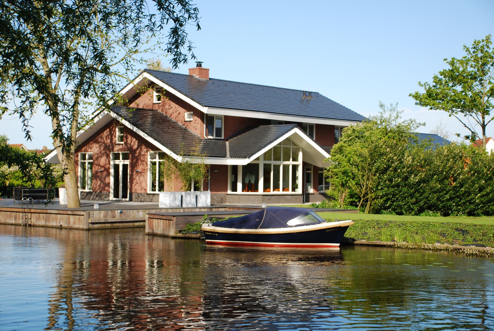 Nieuwbouw aan de Zwette in Sneek, Kat Koree Architecten Kat Koree Architecten 現代房屋設計點子、靈感 & 圖片 磚塊