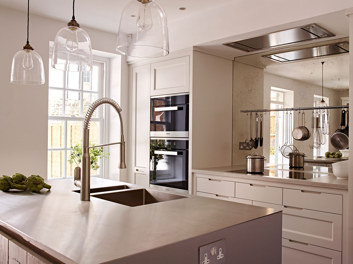 West Kensington Concrete LCDA 現代廚房設計點子、靈感&圖片 長凳套