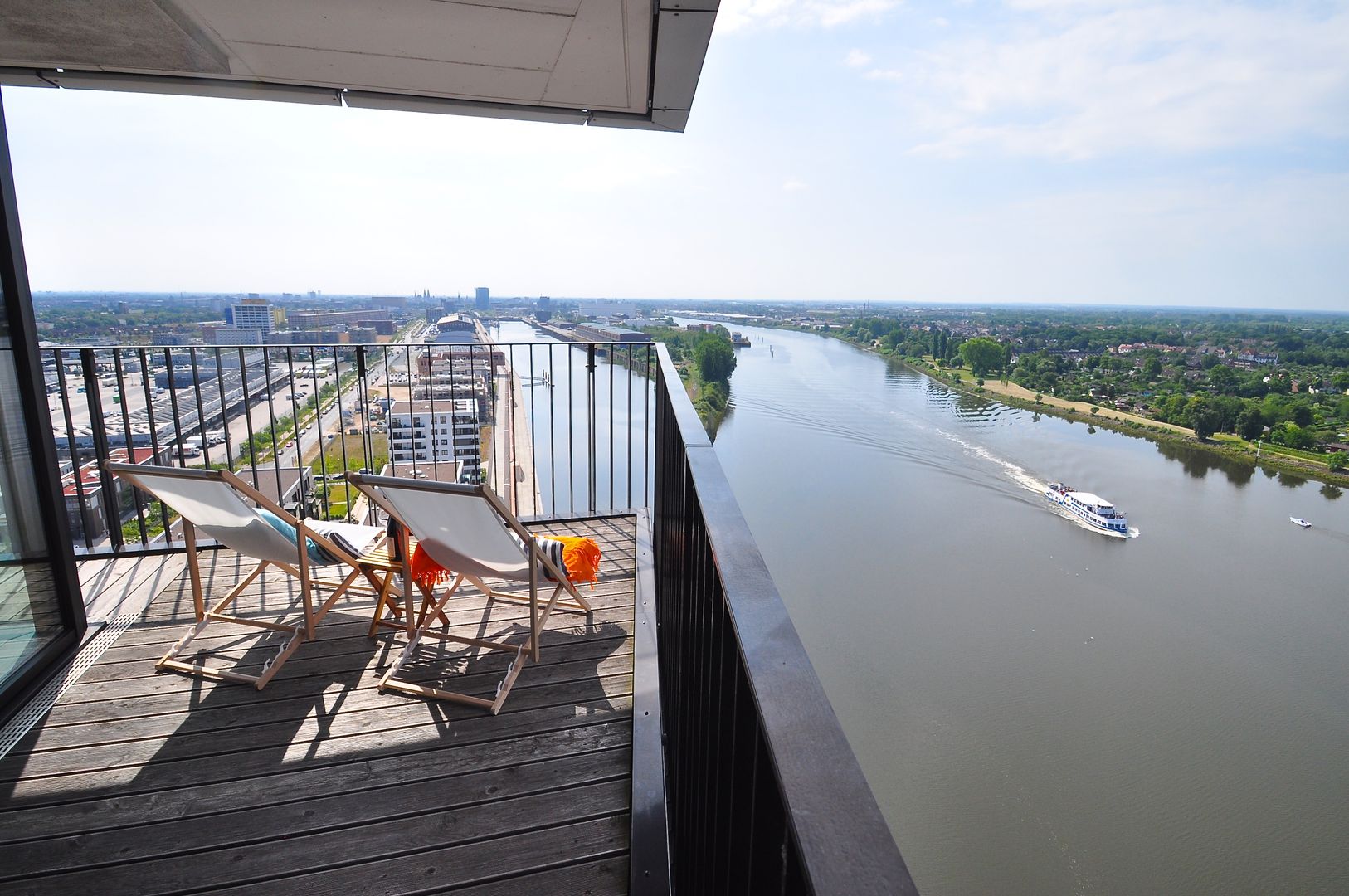 Home Staging einer Maisonette-Wohnung in bester Weser-Lage, K. A. K. A. Modern Terrace