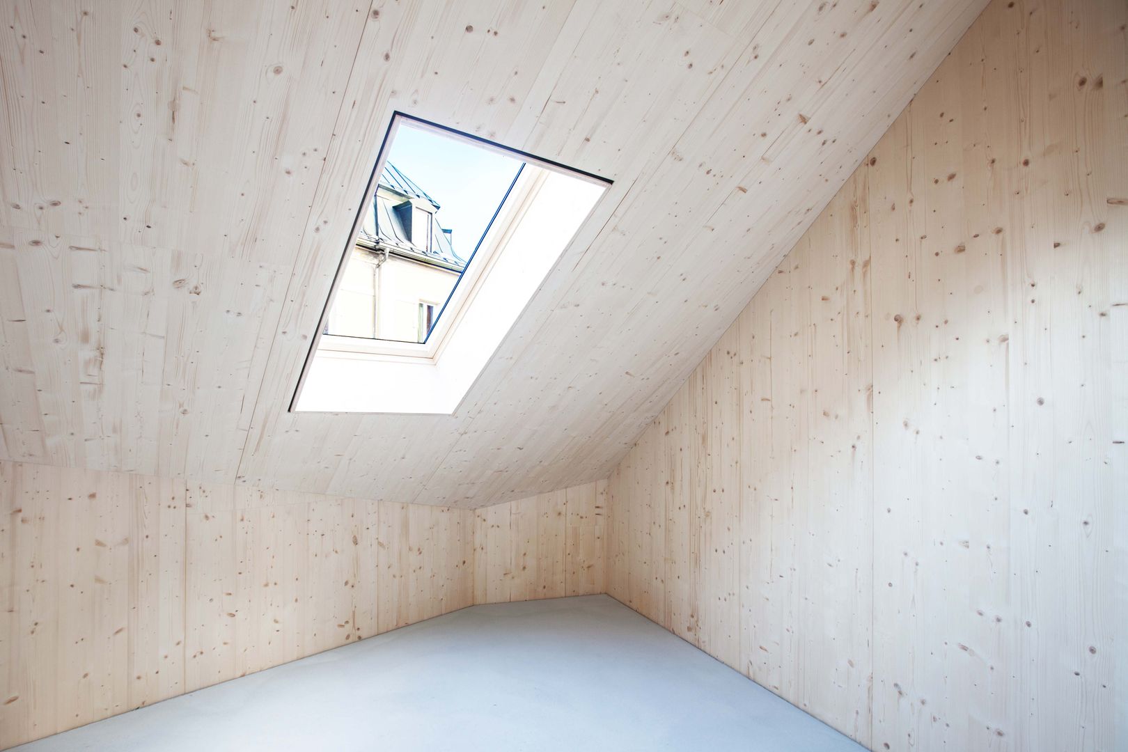 Neubau eines Low-Budget Stadthauses, Studio für Architektur Bernd Vordermeier Studio für Architektur Bernd Vordermeier Walls Wood Wood effect
