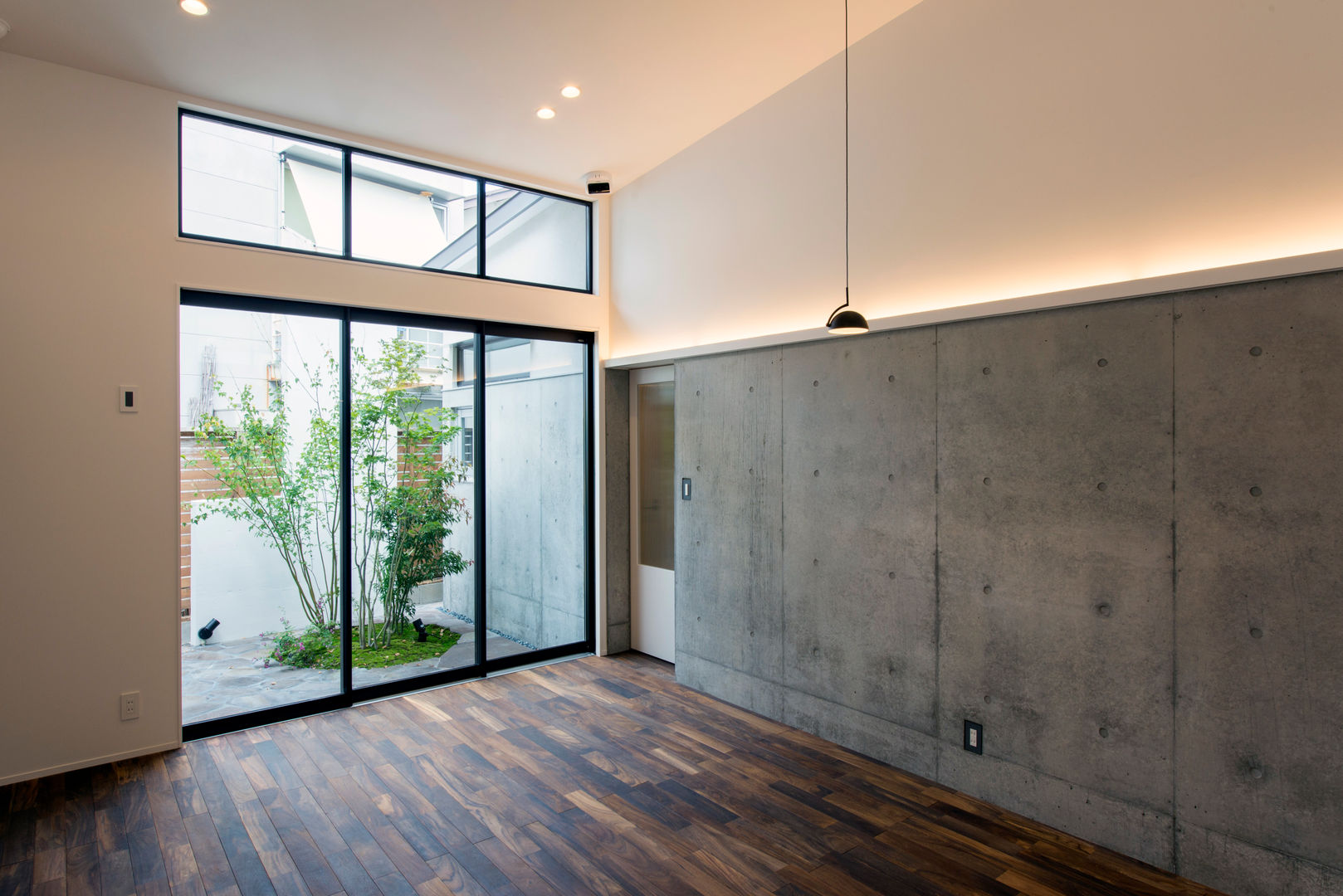 Chigusa Atelier-house, Sakurayama-Architect-Design Sakurayama-Architect-Design Salas multimedia modernas