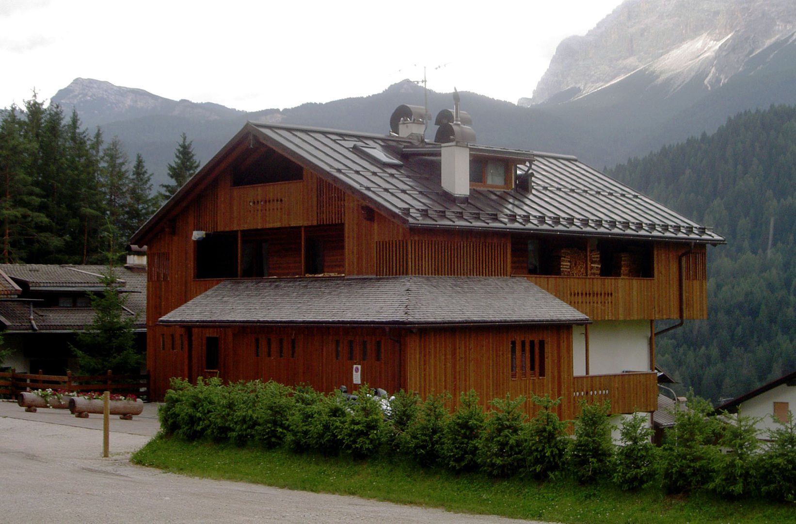 Casa Donarié, architetto Oreste De Lotto architetto Oreste De Lotto منازل