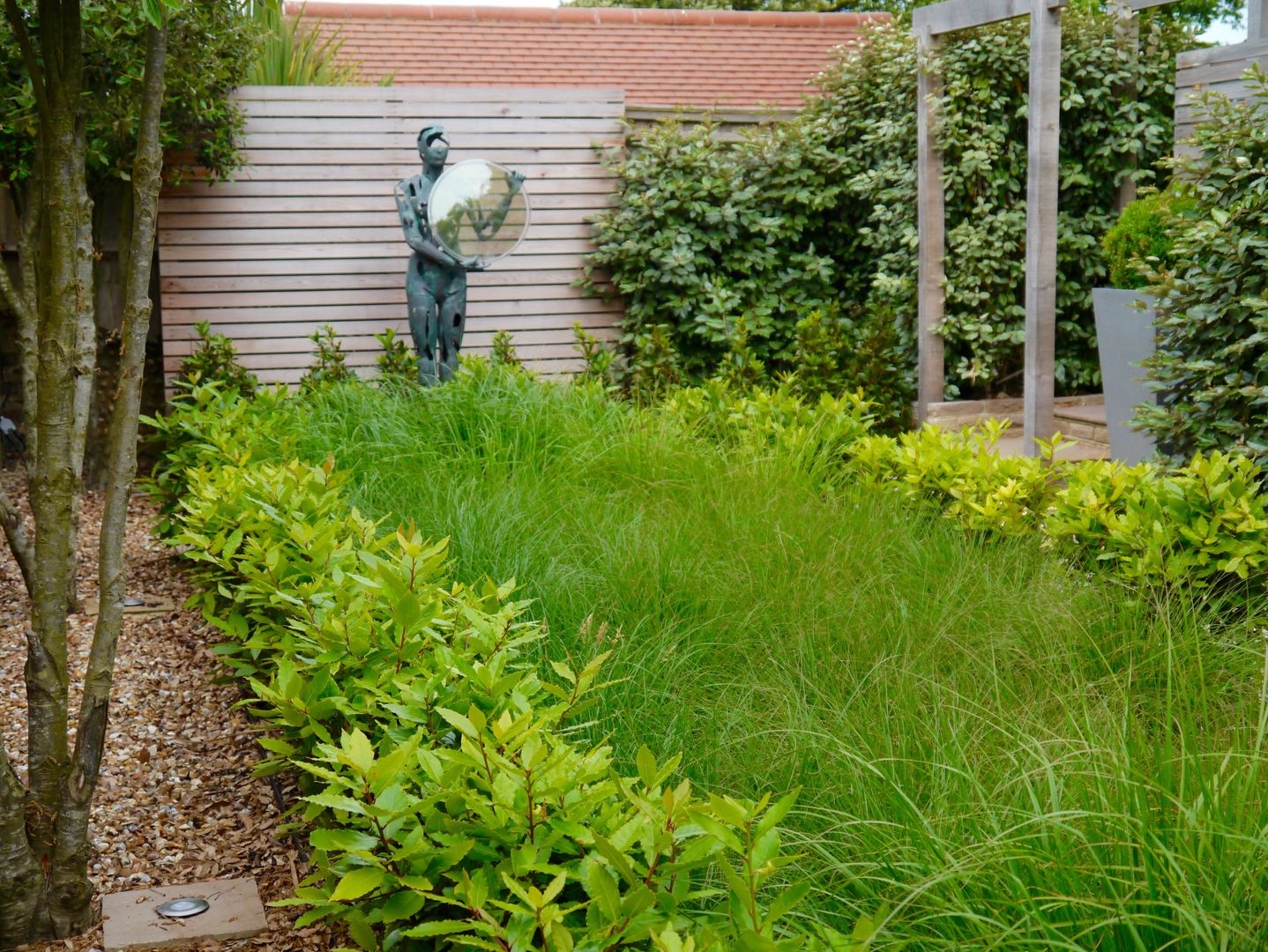 Coastal sculpture garden homify Jardines modernos: Ideas, imágenes y decoración