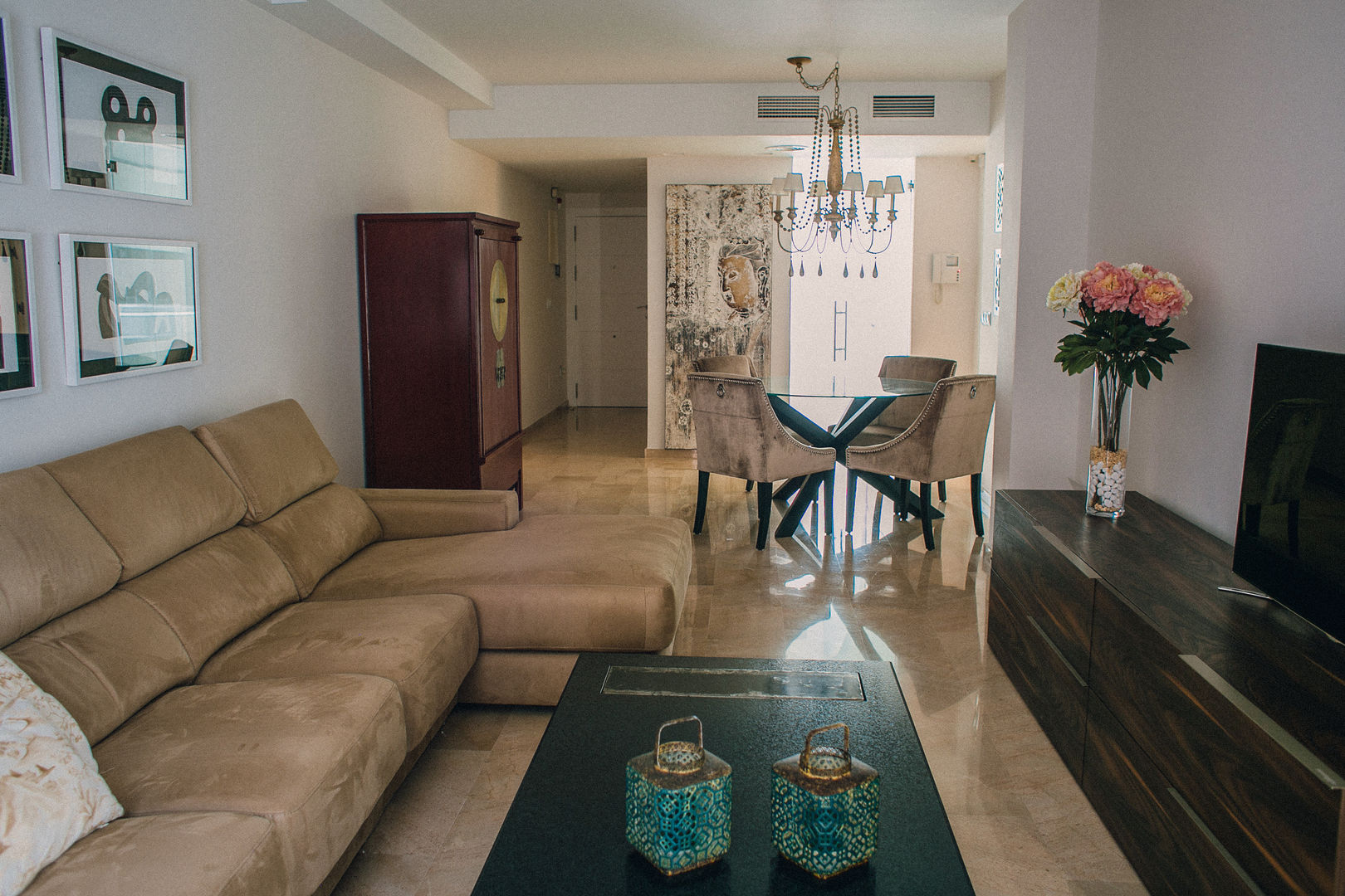 APARTAMENTO CON PERSONALIDAD, JUANCHO GONZALEZ JUANCHO GONZALEZ Living room