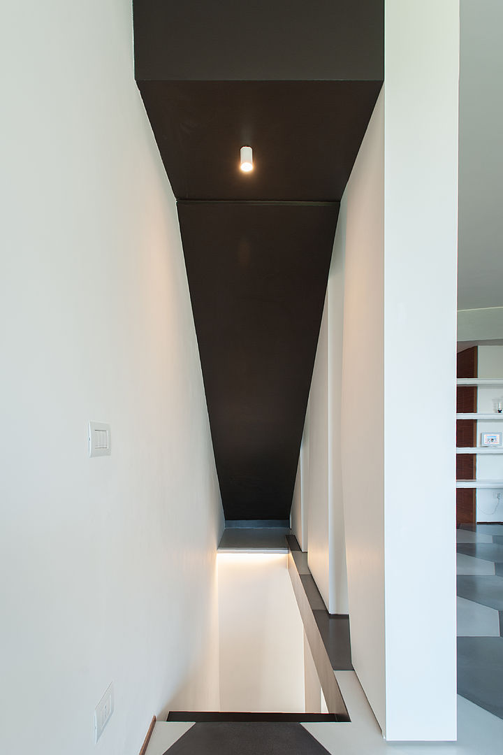 casa GA, 2bn architetti associati 2bn architetti associati 現代風玄關、走廊與階梯