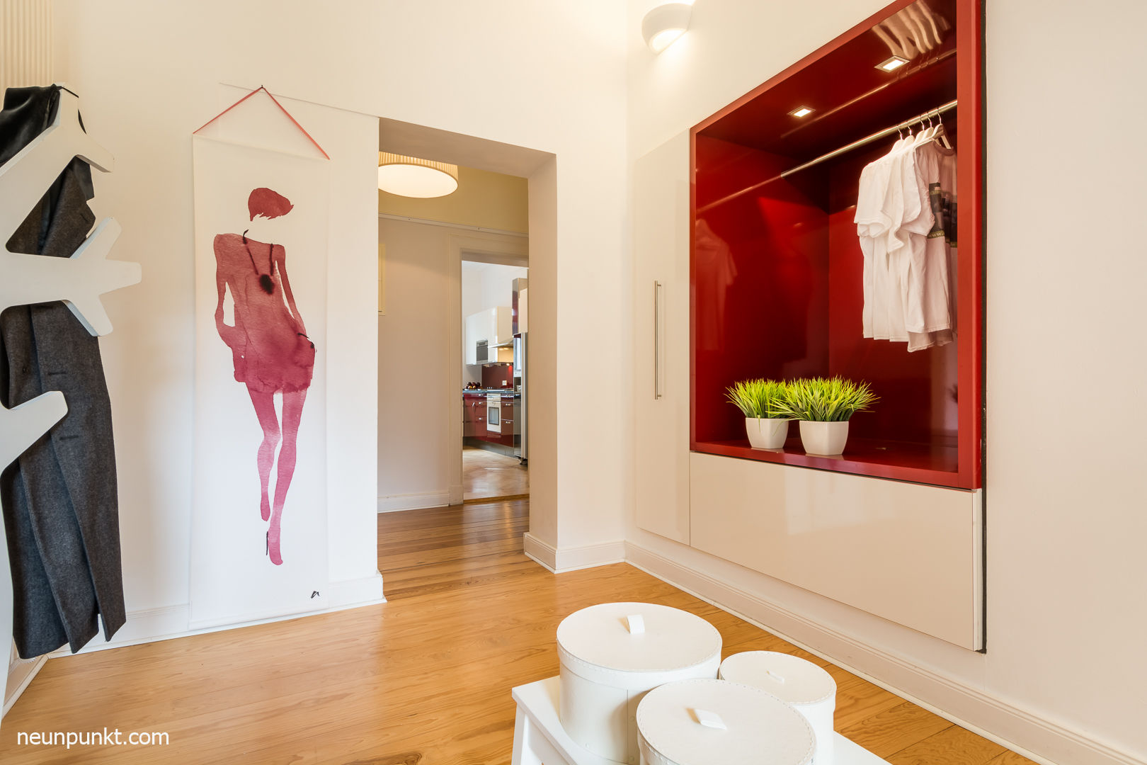 Home Staging einer Eigentumswohnung, MK ImmoPromotion MK ImmoPromotion Modern dressing room