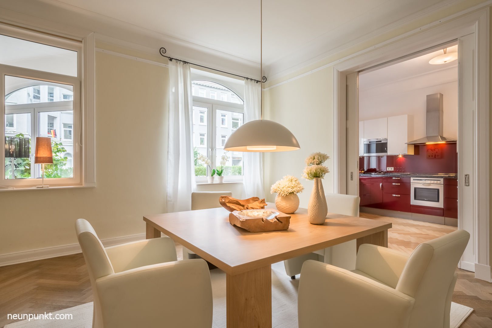 Home Staging einer Eigentumswohnung, MK ImmoPromotion MK ImmoPromotion Modern dining room