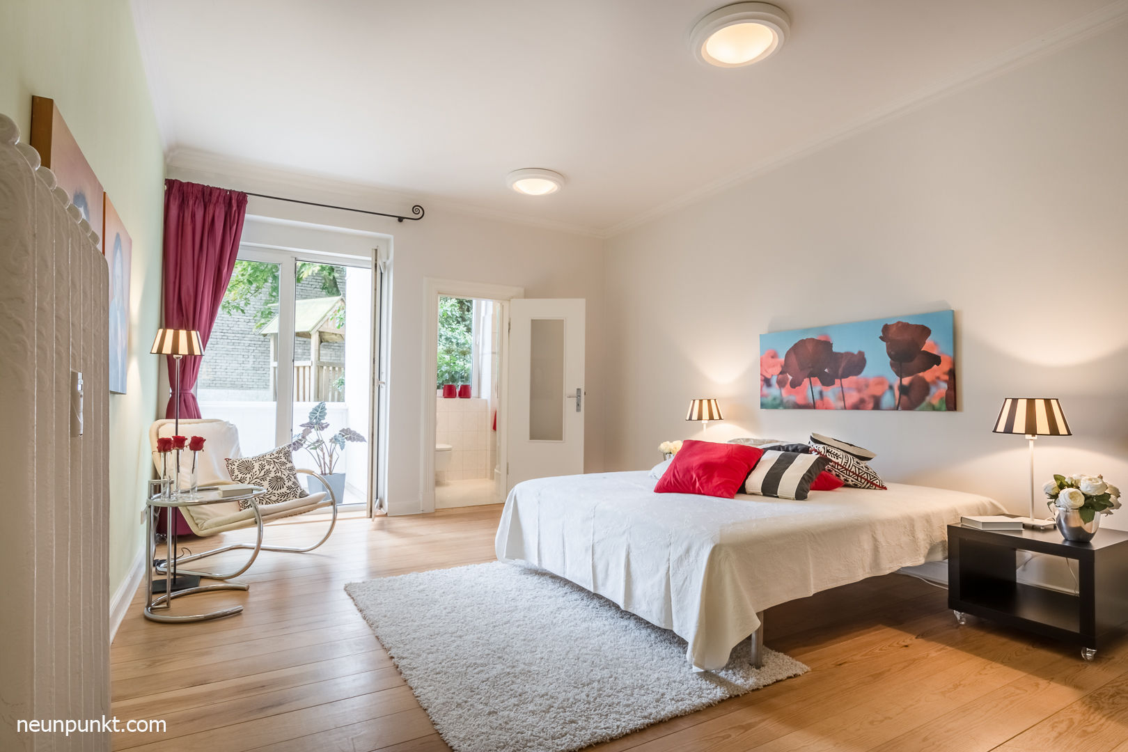 Home Staging einer Eigentumswohnung, MK ImmoPromotion MK ImmoPromotion Modern style bedroom