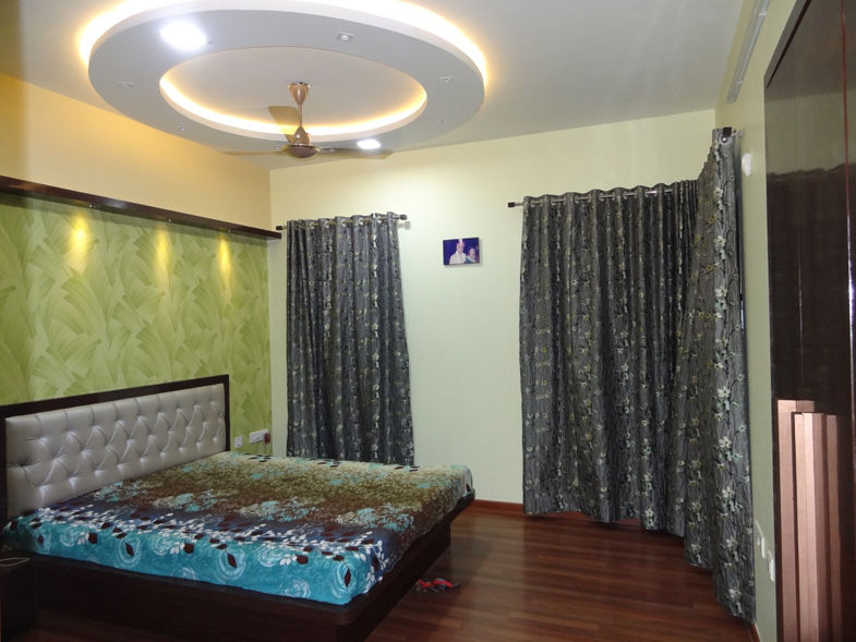 Mr.Gunjan Sharma, UNIQUE DESIGNERS & ARCHITECTS UNIQUE DESIGNERS & ARCHITECTS Modern style bedroom