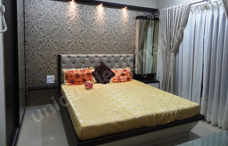 Mr. Arjit Sarkar, UNIQUE DESIGNERS & ARCHITECTS UNIQUE DESIGNERS & ARCHITECTS Modern style bedroom