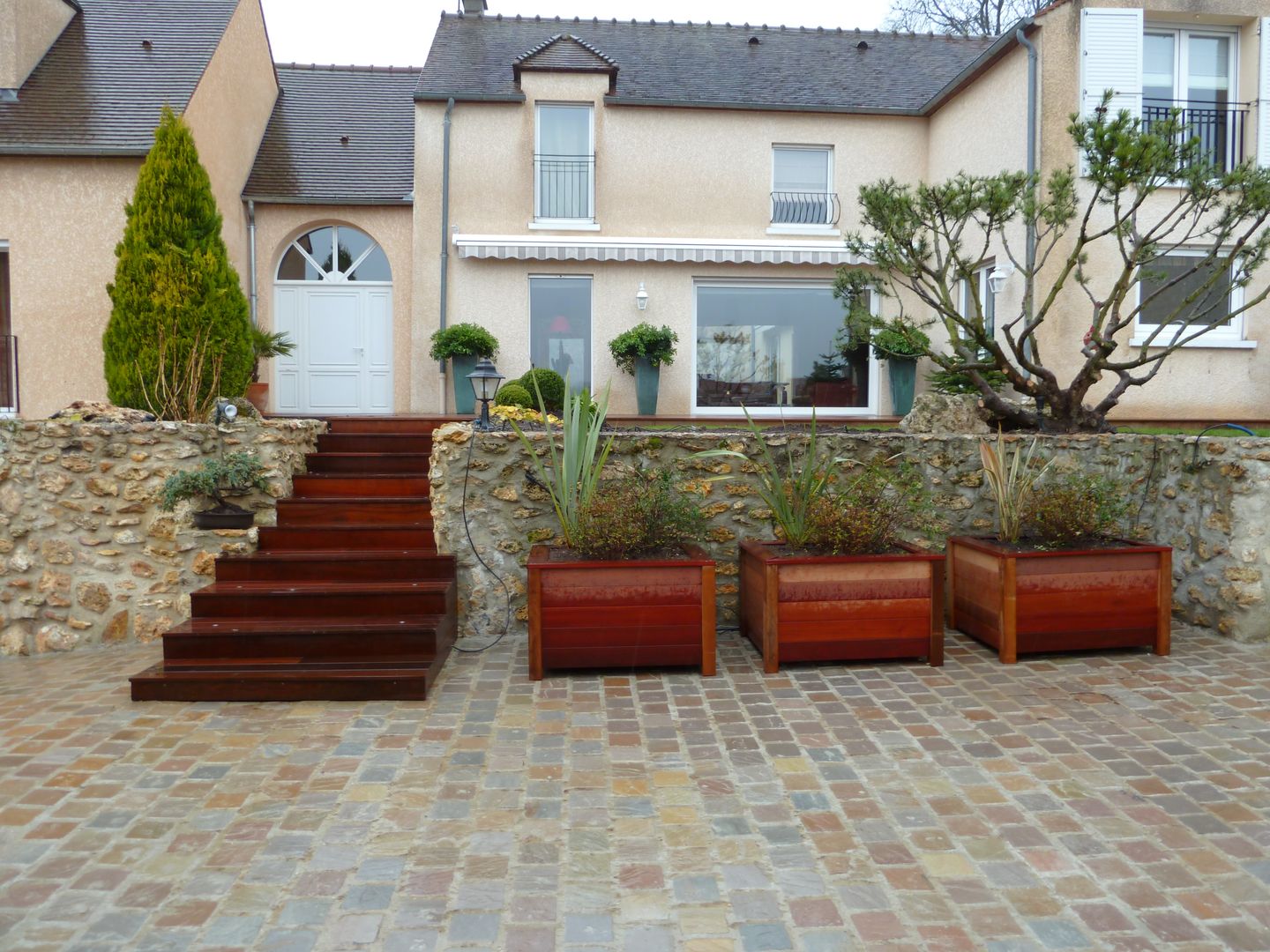 Jardins , Scènes d'extérieur Scènes d'extérieur حديقة