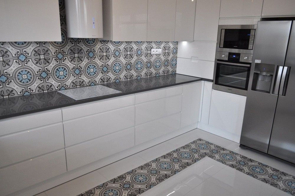 Realizacje naszych klientów - płytki cementowe, Kolory Maroka Kolory Maroka Modern kitchen Tiles