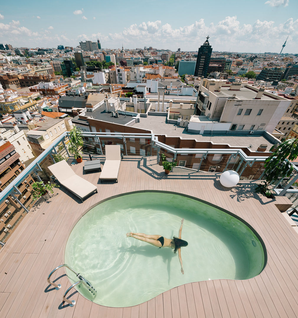 “Un chalet en el cielo de Madrid”, ImagenSubliminal ImagenSubliminal Modern Havuz