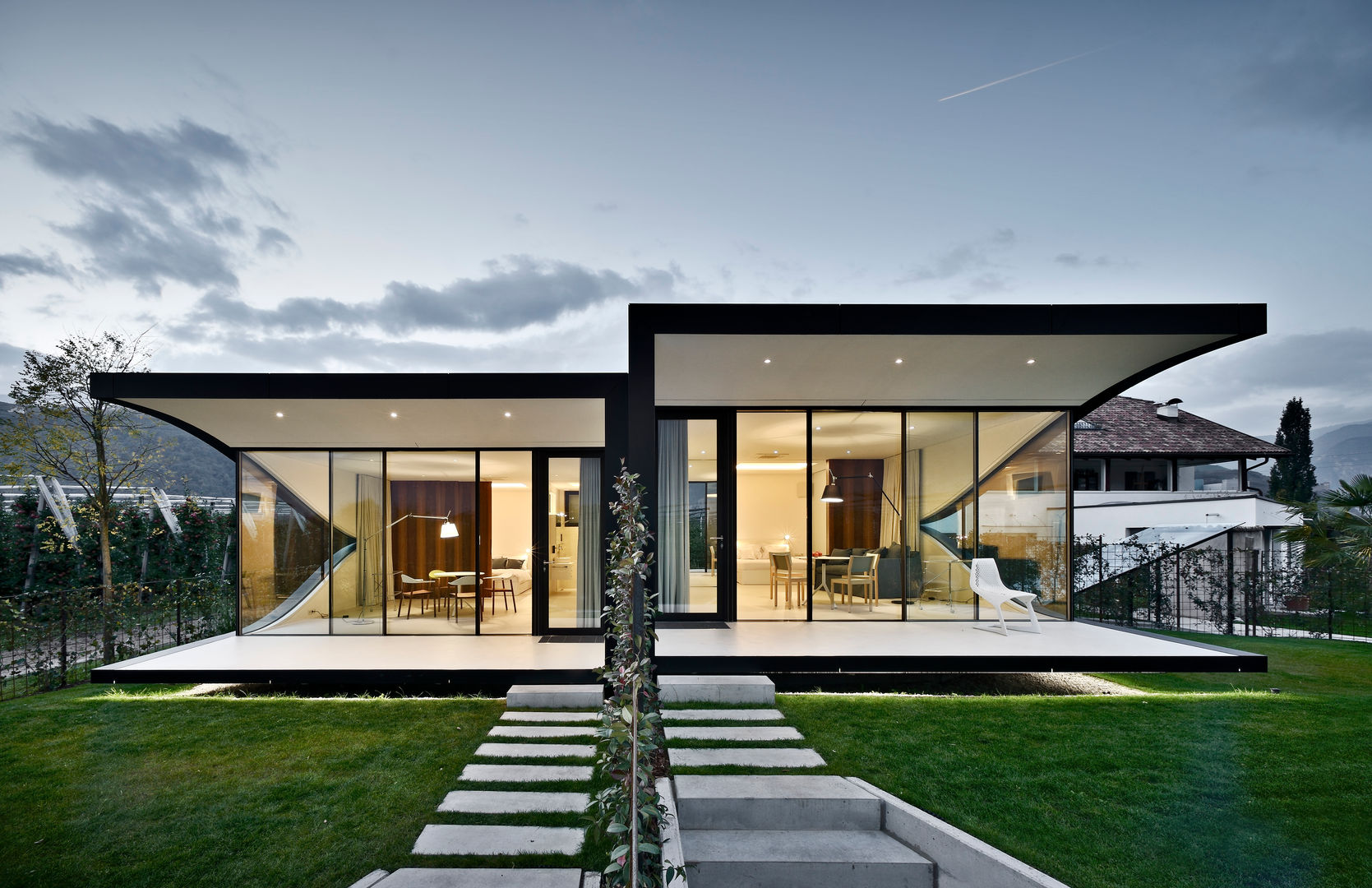 Mirror Houses, SüdtirolHaus Srl. SüdtirolHaus Srl. مساحات تجارية خشب Wood effect فنادق