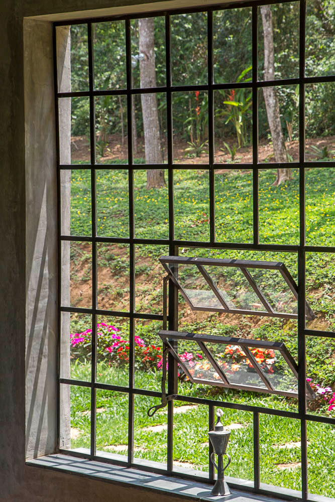 Casa Campo / Ateliê - Vale das Videiras, Carlos Salles Arquitetura e Interiores Carlos Salles Arquitetura e Interiores Nowoczesne okna i drzwi