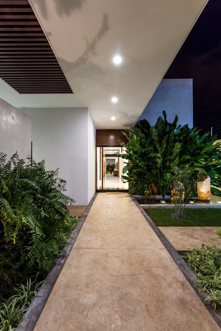 Casa O44, P11 ARQUITECTOS P11 ARQUITECTOS บ้านและที่อยู่อาศัย