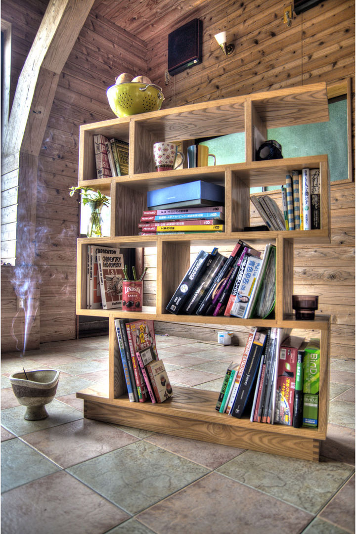 シェルフ ”ロンドン”, 家具工房 BritCraft 家具工房 BritCraft Modern living room Wood Wood effect Shelves