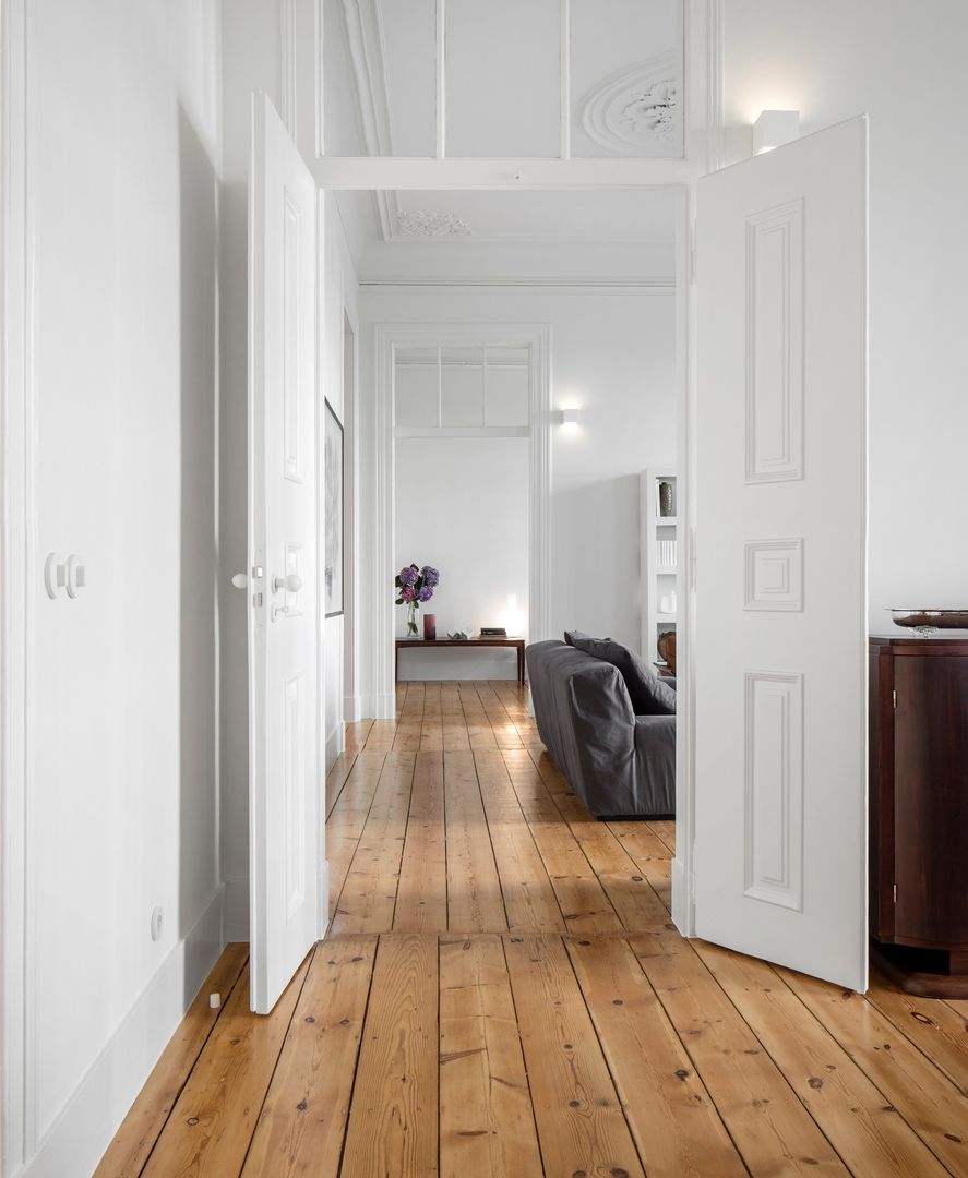 homify Modern corridor, hallway & stairs