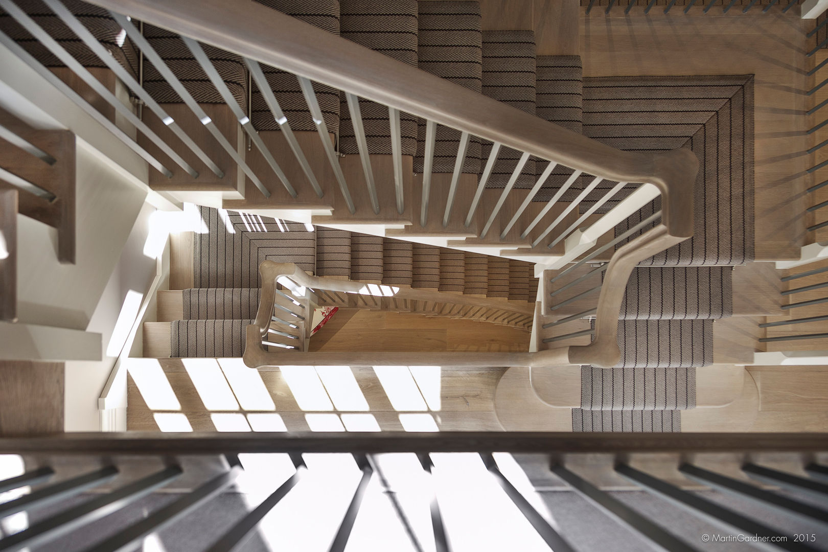 Family Home in Winchester's Sleepers Hill, Martin Gardner Photography Martin Gardner Photography Pasillos, vestíbulos y escaleras de estilo clásico